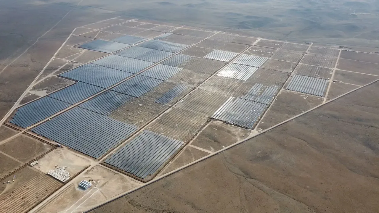 Kaveh 170 MW Solar Methanol Power Plant Project gallery image 3